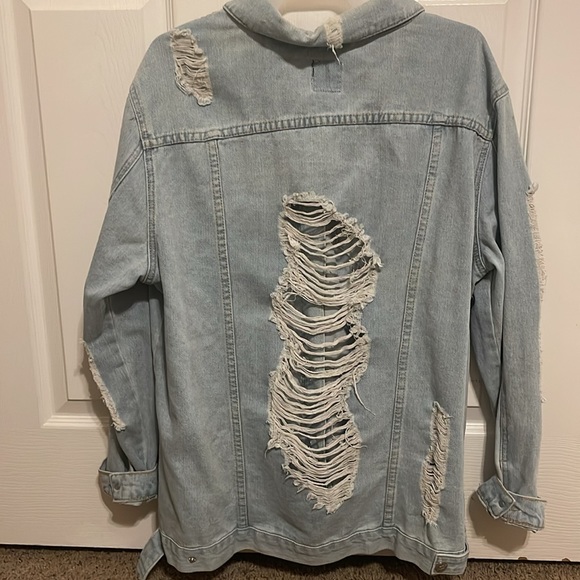 Distressed denim jacket / size Large / Perfect condition - Picture 5 of 6